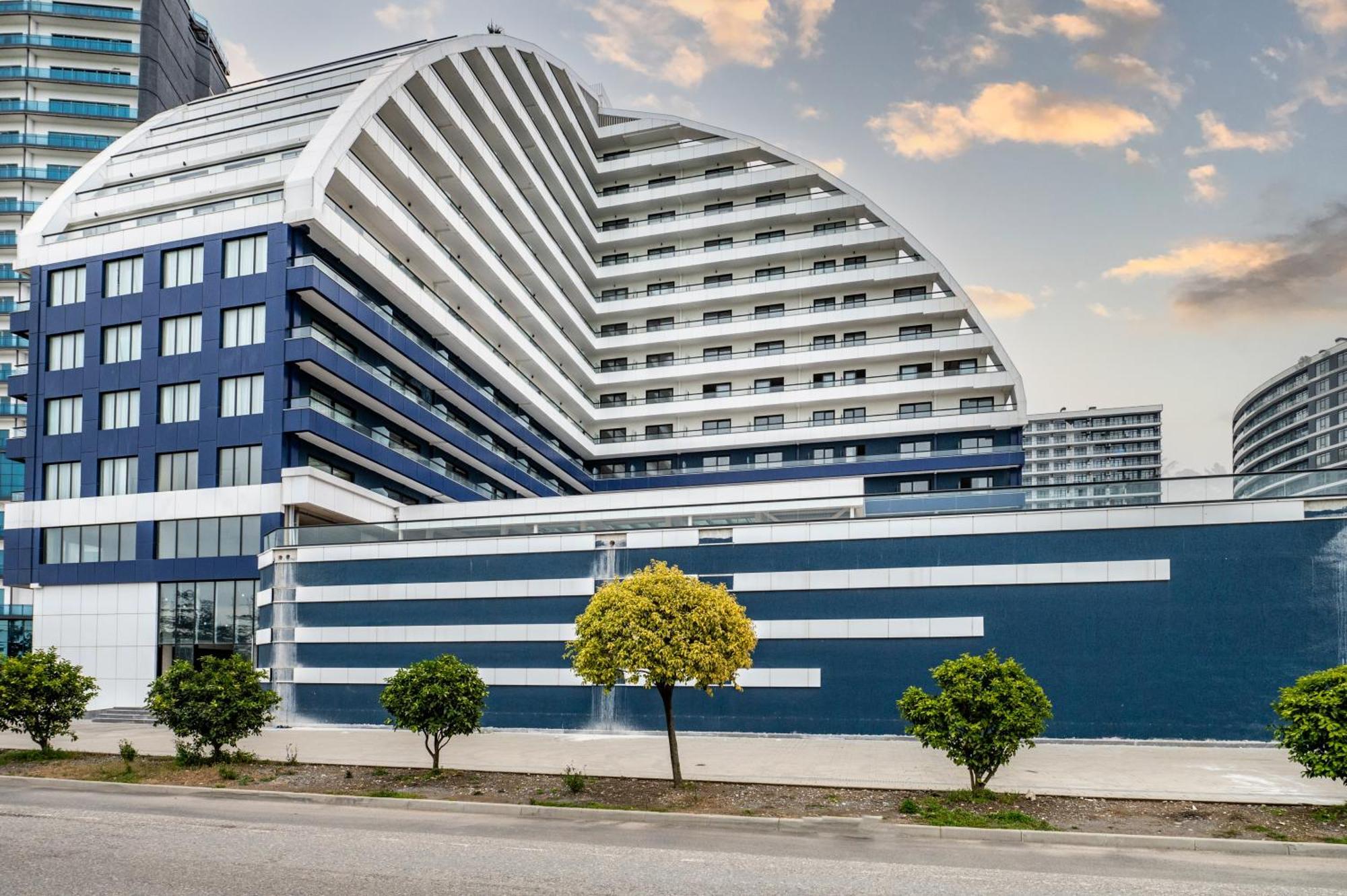 The Grandeur Hotel Batumi Exterior foto